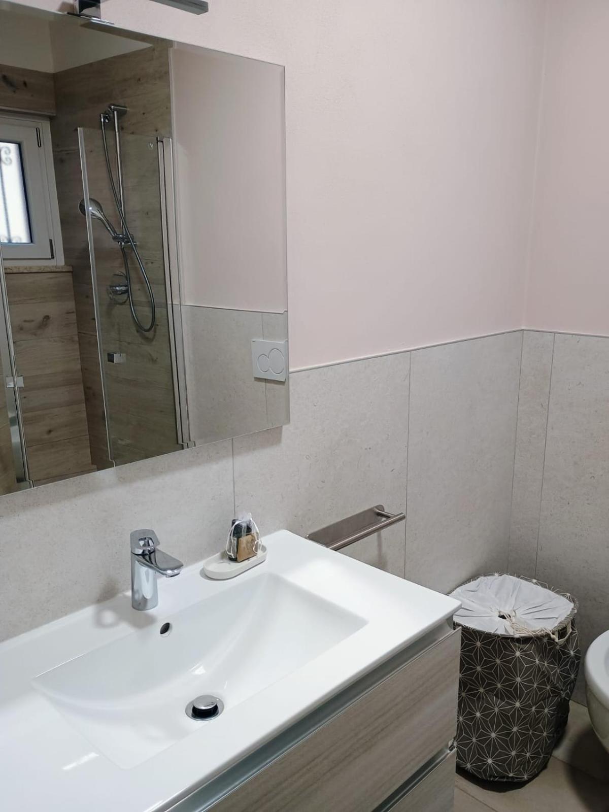 Casa Viola Lazise Lago E Relax! エクステリア 写真